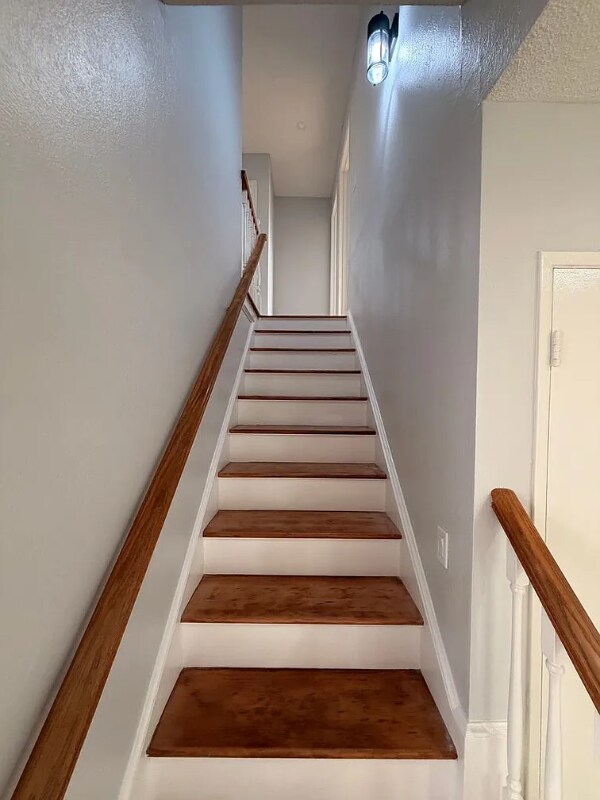 Building Photo - 5373 Cumberland Dr