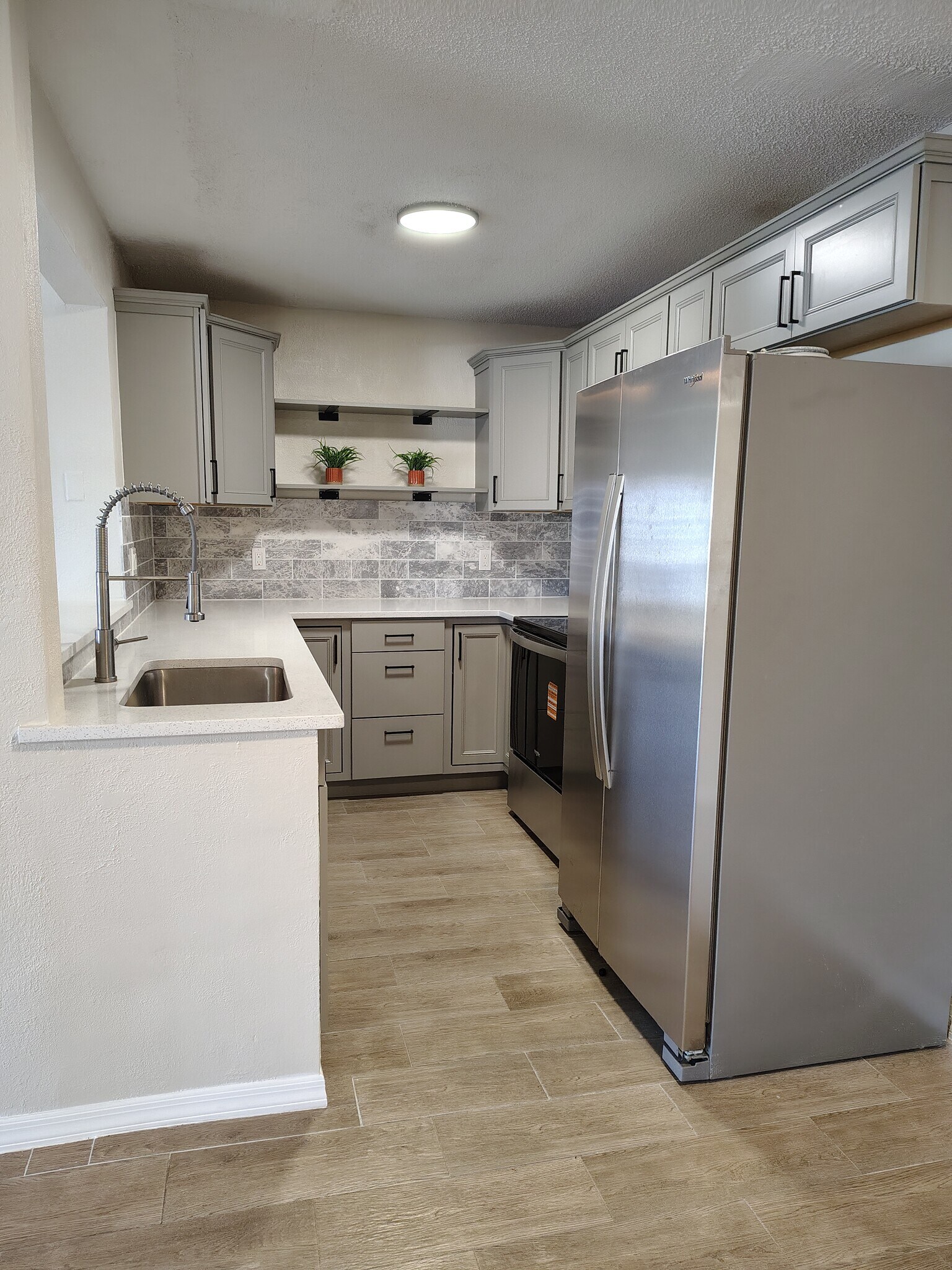 Building Photo - 194 Santa Clara Dr