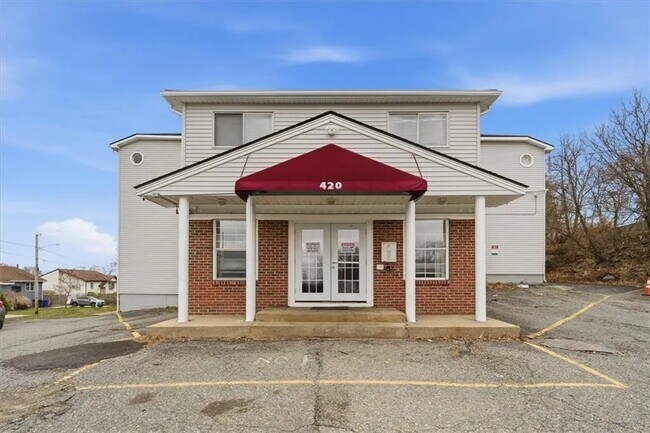 Building Photo - 420 Woodward Rd