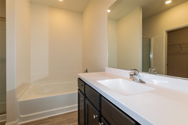 Building Photo - 26865 Steinbeck Dr