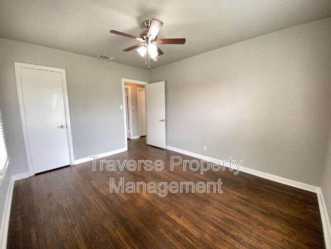 Building Photo - 3032 Marys Ln