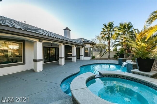 Building Photo - 794 Bolle Way