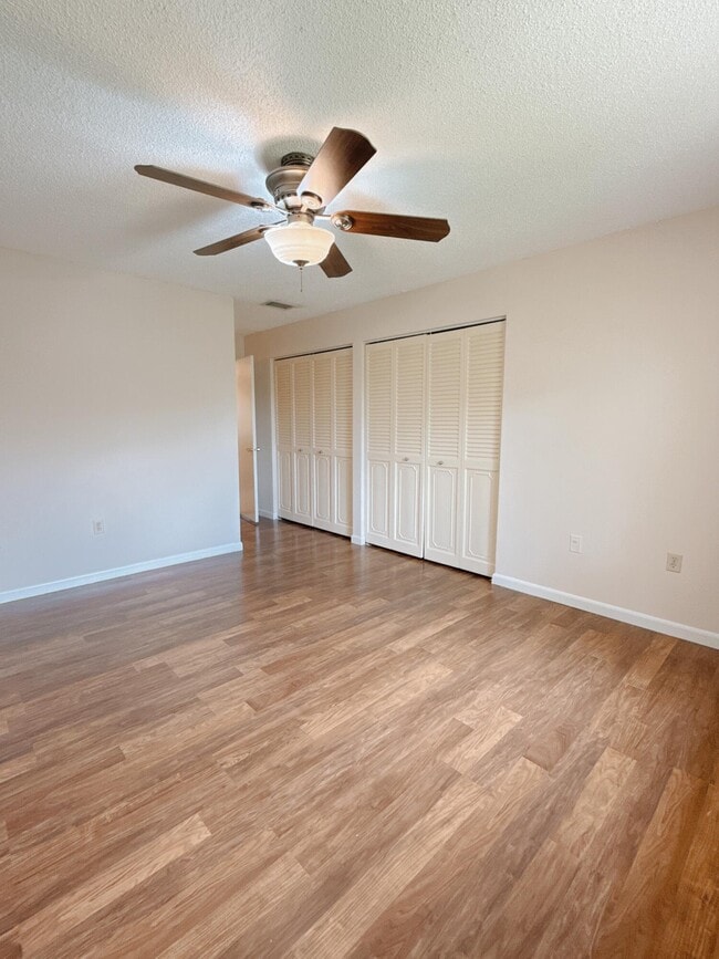 Building Photo - 872 SW 9th St Cir