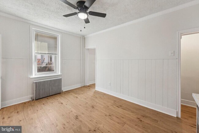 Building Photo - 309 W Elm St