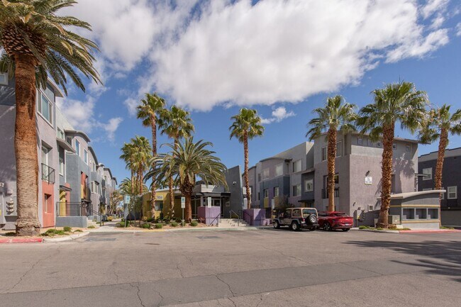 Building Photo - 9050 W Tropicana Ave