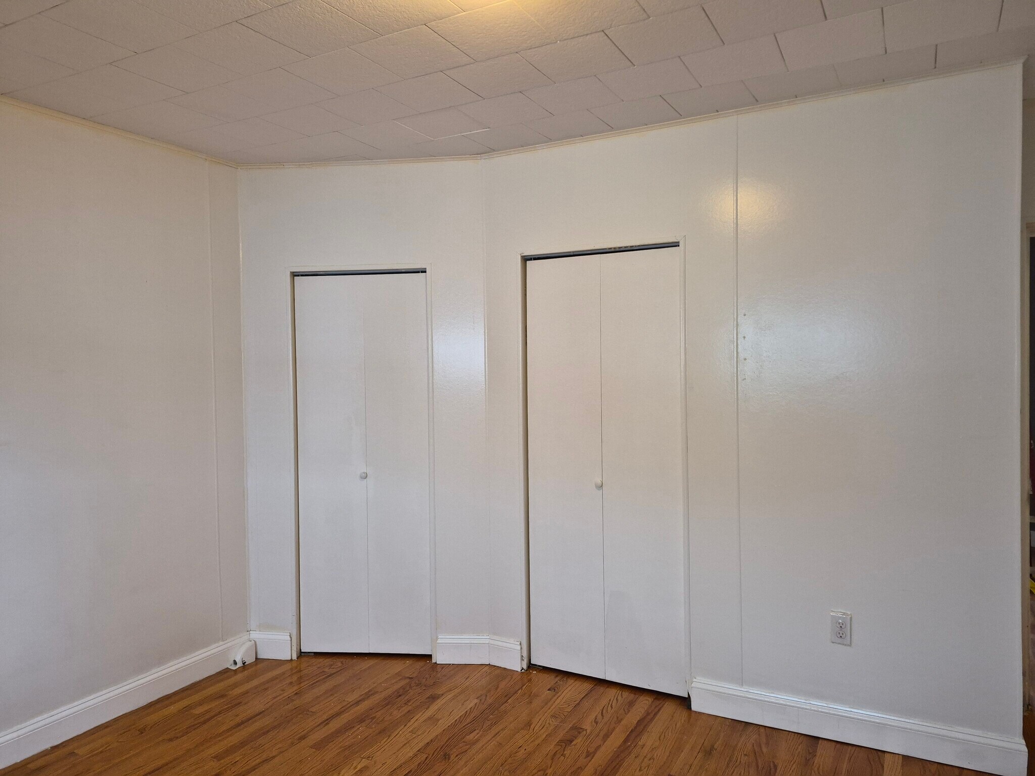 Large bedroom closets - 9 Derne St