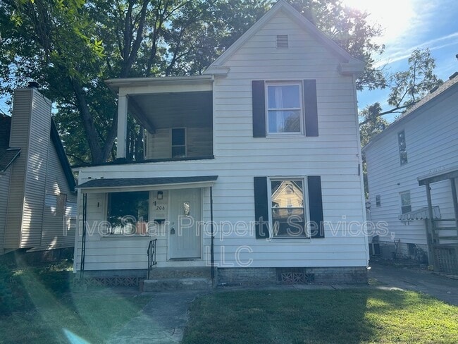 Primary Photo - 206 N State St