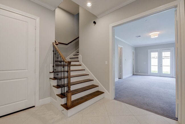 Building Photo - Spectacular Home 4 Bedrooms / 4.5 Bathroom...