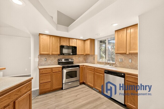 Building Photo - 8933 W Mediterranean Ct