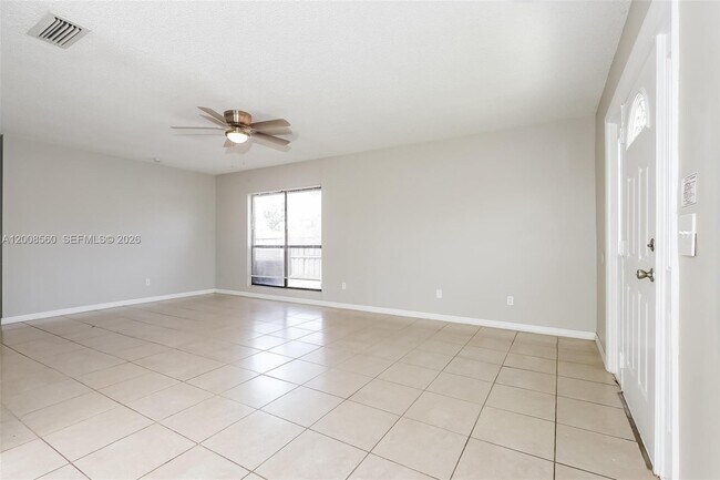 Building Photo - 438 SE Streamlet Ave