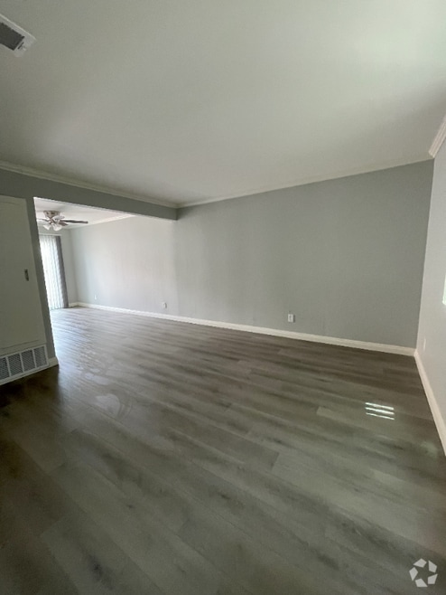 Building Photo - 17706 Scherzinger Ln