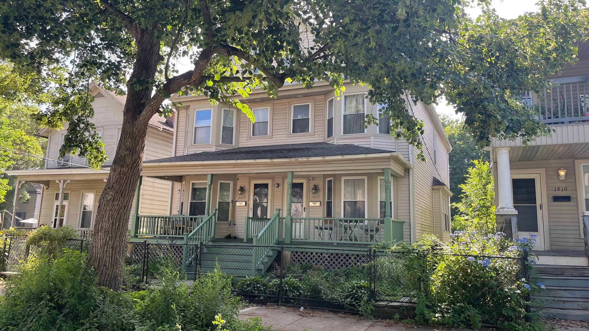 Building Photo - 1812 W 45th St