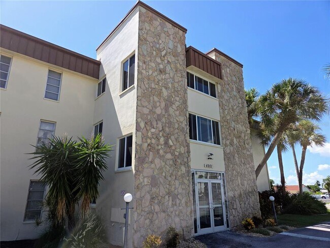 Building Photo - 4901 38th Way S
