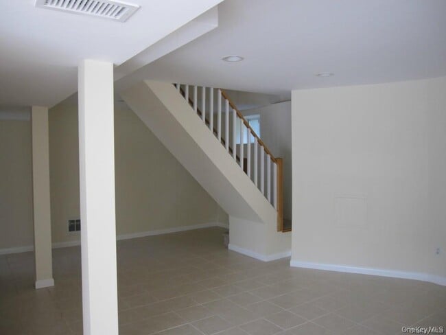 Building Photo - 13 Dock Pathway St