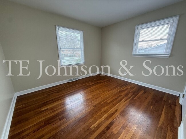 Building Photo - Charming 3 Bedroom Home with Hardwood Floors and Large Backyard in Winston-Salem