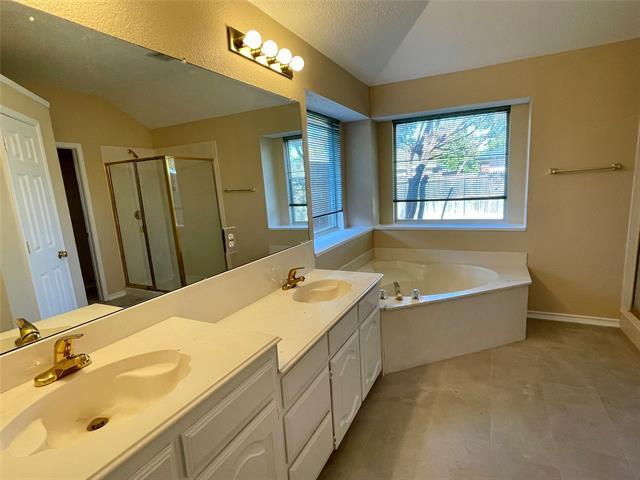 Building Photo - 1415 Woodmont Dr