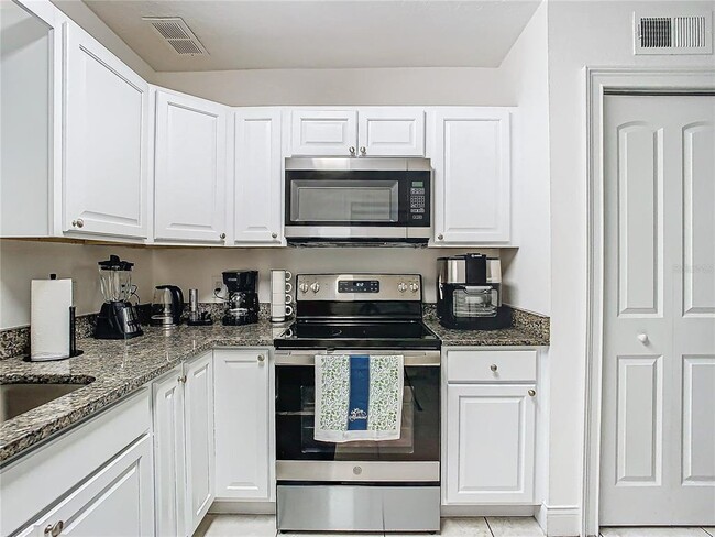 Building Photo - 3025 Long St