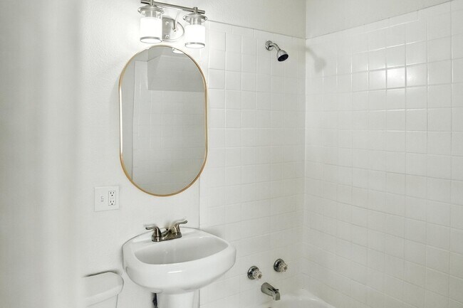 Building Photo - 1364 Lafayette St