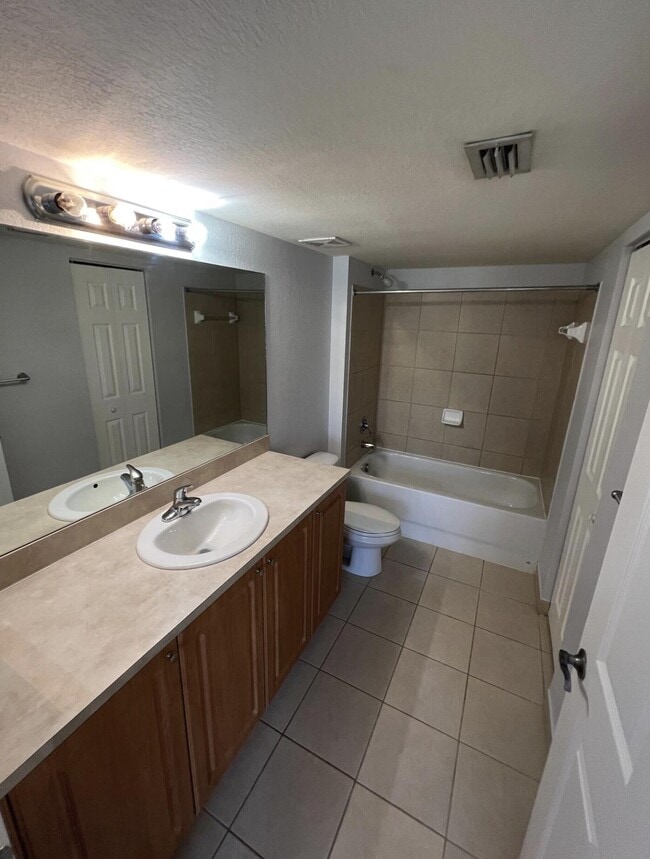 Building Photo - 6769 Heritage Grande
