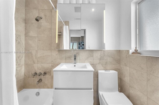 Building Photo - 1130 Venetian Way