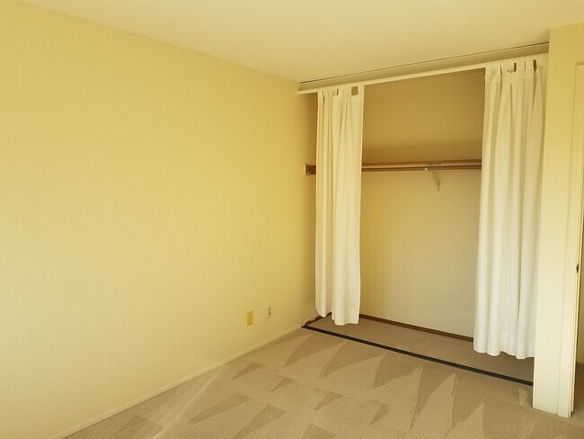 Building Photo - 800 N Allen Pl