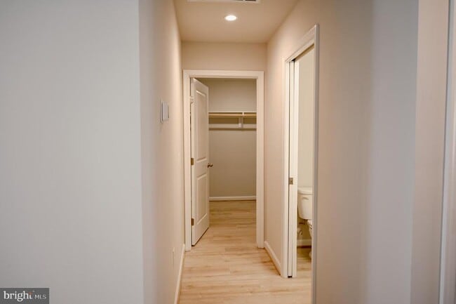 Building Photo - 86 Woodbine Dr