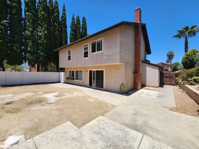 Building Photo - 3 BR Home Plus Loft Area in Rancho Penasquitos