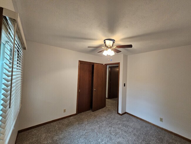 Building Photo - 5208 Ascot Cir