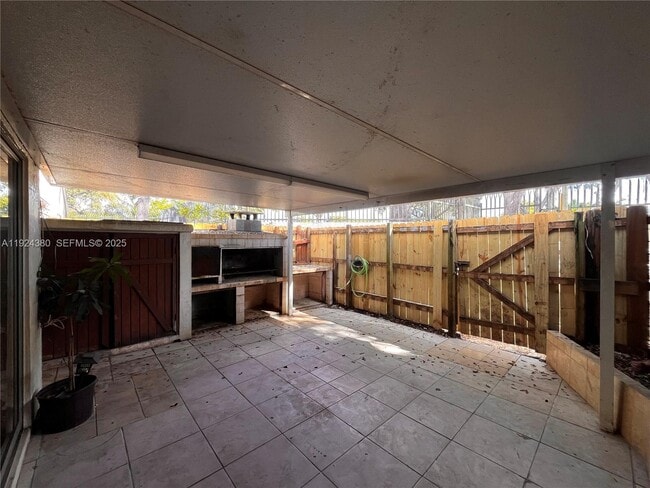 Building Photo - 819 NE 214th Ln