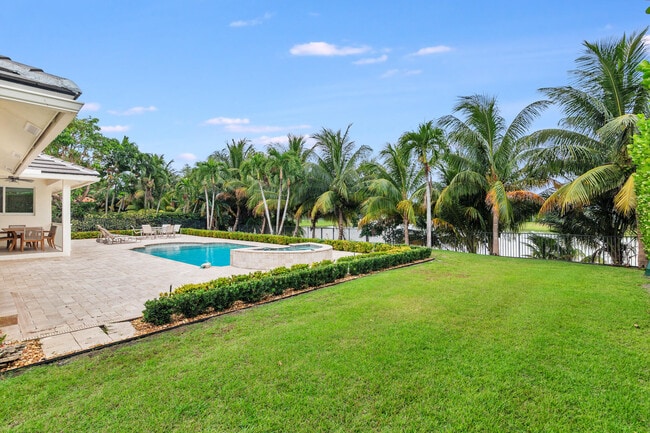 Building Photo - 3317 Embassy Dr