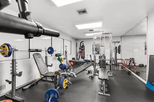 Building Photo - 8307 SW 142nd Ave