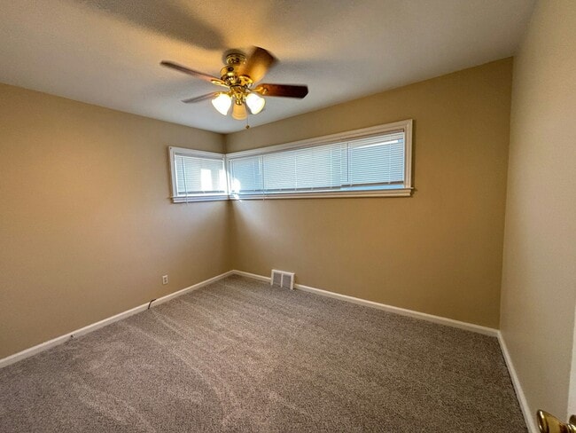 Building Photo - 16784 Toepfer Dr