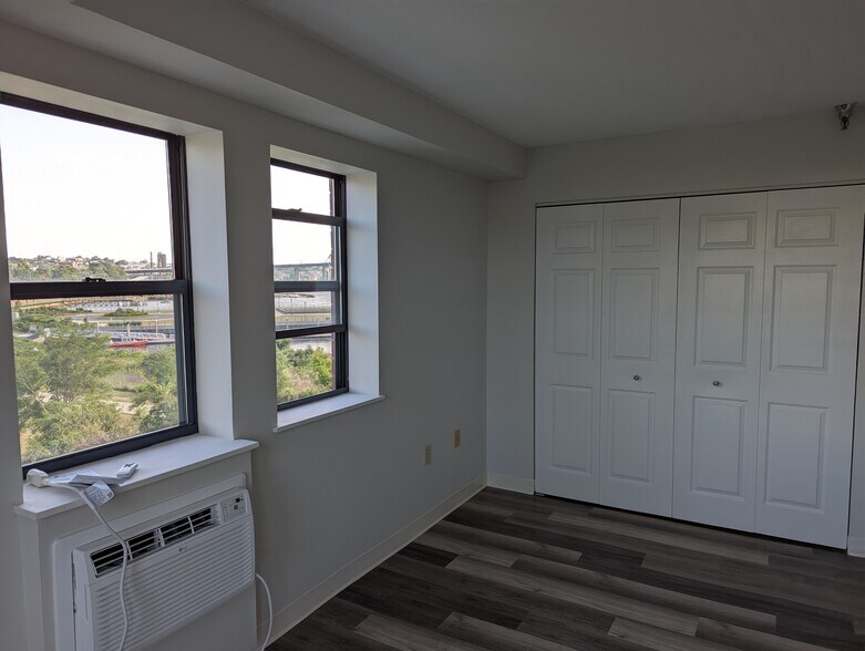 Building Photo - 750 Davol St