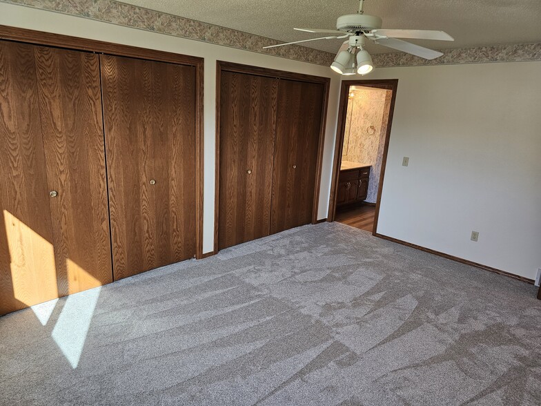 Building Photo - 4601 E Hanna Cir