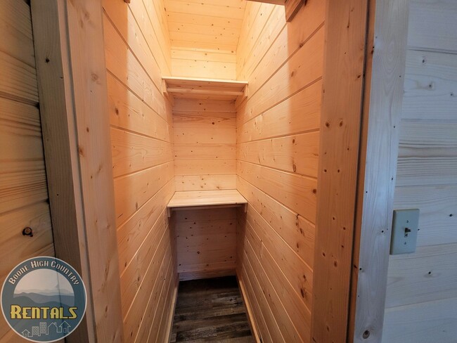 Building Photo - Beautiful 1-Bed Cabin In Trade, Tennessee