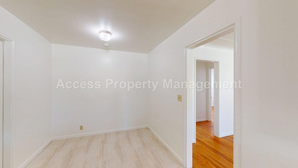 Building Photo - 2324 Bellamy St