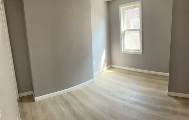 Building Photo - 7 Johnny Ct