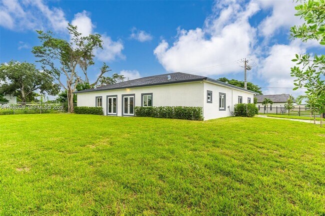 Building Photo - 11870 SW 220th Terrace