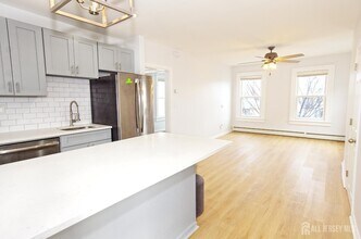 Building Photo - 1076 Fulton St