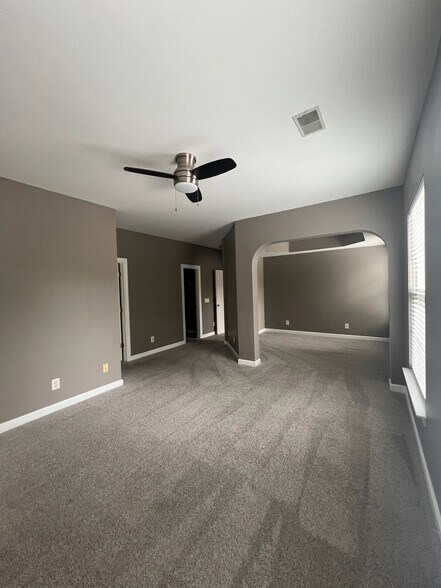 Building Photo - 101 Golf View Ln
