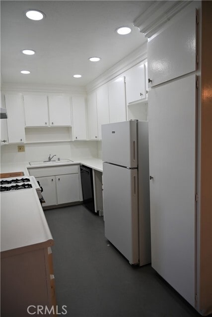 Building Photo - 497 S El Molino Ave