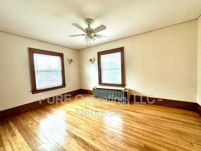 Building Photo - 4821 Underwood Ave