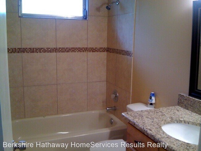 Building Photo - 3 br, 2 bath House - 519 Iowa Woods E Cir