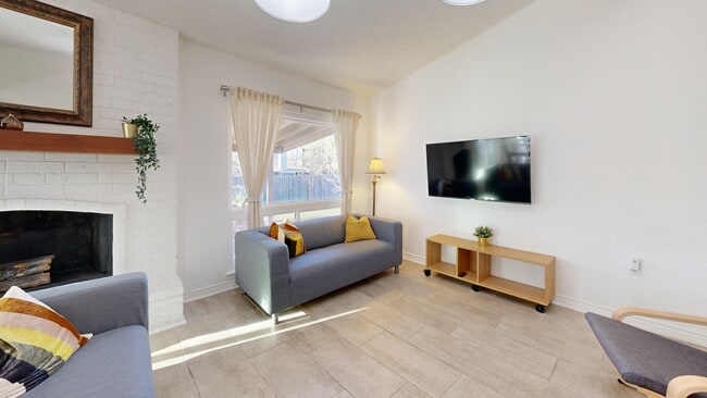 Building Photo - 12827 Independence Ave