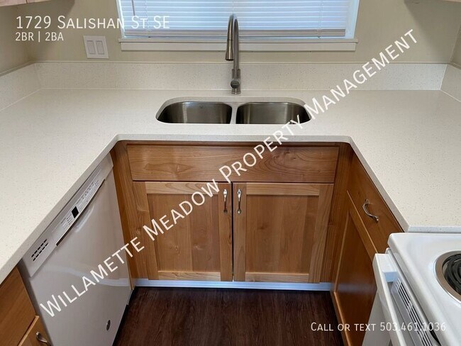 Building Photo - 1729 Salishan St SE