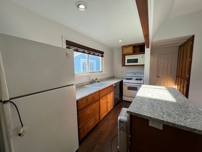 Building Photo - Hidden Gem in Benicia