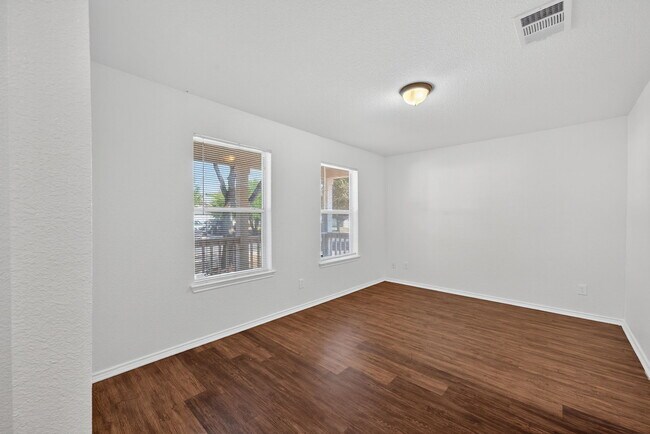 Building Photo - 4935 Dahlia Terrace