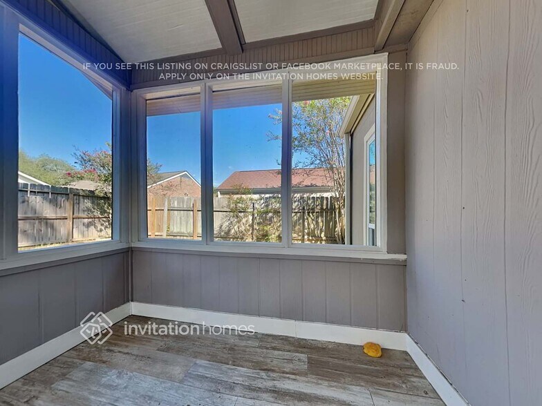 Building Photo - 4515 Hidden Springs Dr