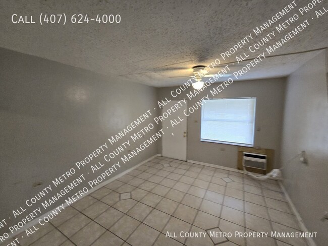 Building Photo - Affordable Orlando 2 Bedroom Duplex