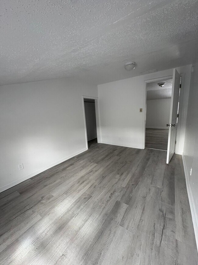 Building Photo - 108 N Hamilton St